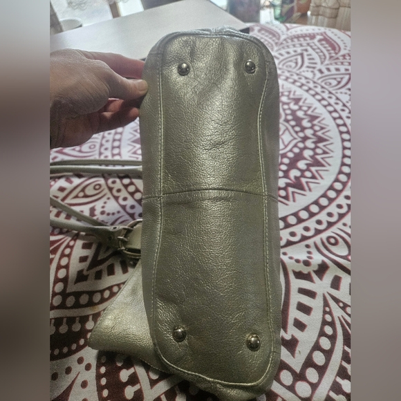 Tignanello Leather Metallic Silver Handbag And Wallet Set - Picture 11 of 16